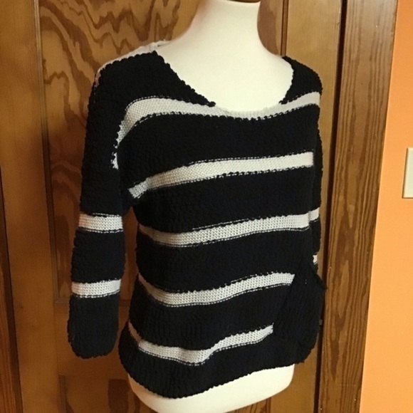 3 for 20 $ bundle Rewind Fuzzy striped sweater with cute stash pocket - Picture 8 of 10